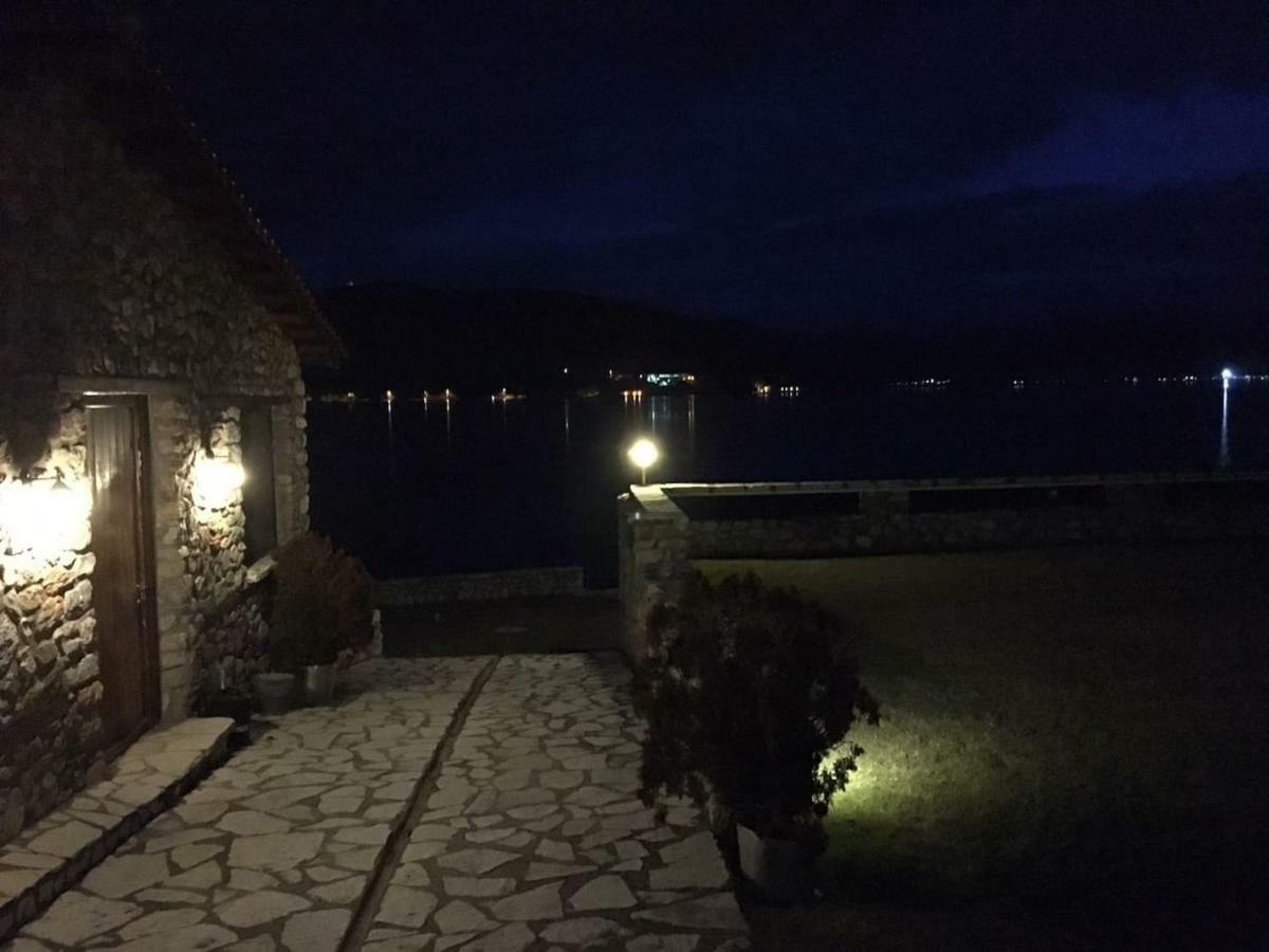 The Little Stone House By The Lake 카스토리아 외부 사진